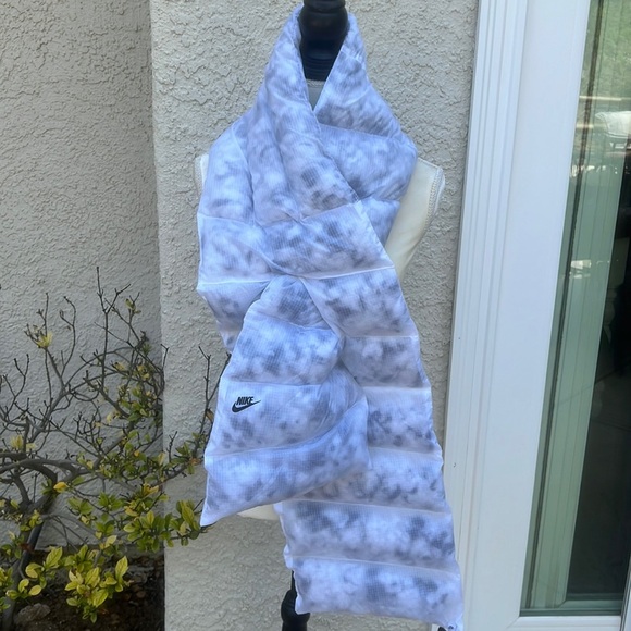 Nike Insulated White Marble Puffy Scarf - Picture 2 of 6